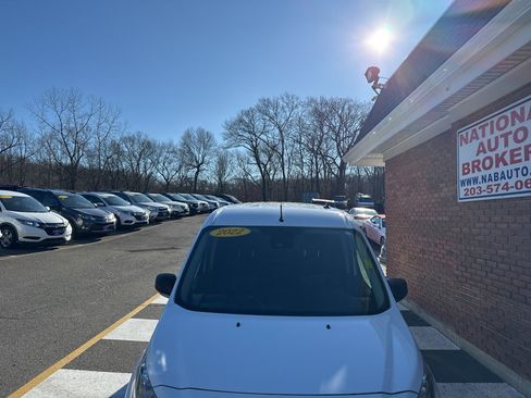 Used 2022 Ford Transit Connect XL image 7