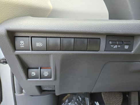 Used 2024 Toyota Sienna XLE image 16