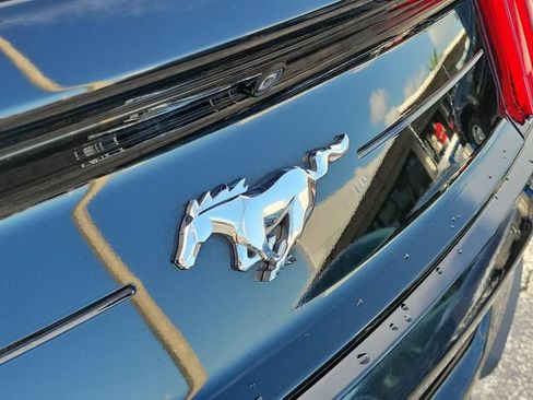 Used 2022 Ford Mustang Premium RWD image 5