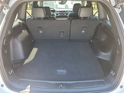 Used 2023 Jeep Grand Cherokee Altitude RWD image 8