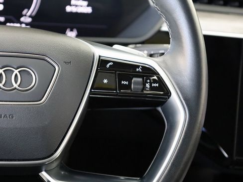 Used 2023 Audi e-tron Premium Plus w/ Premium Plus Package image 24
