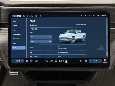 Used 2023 Rivian R1T Adventure AWD/4WD image 29