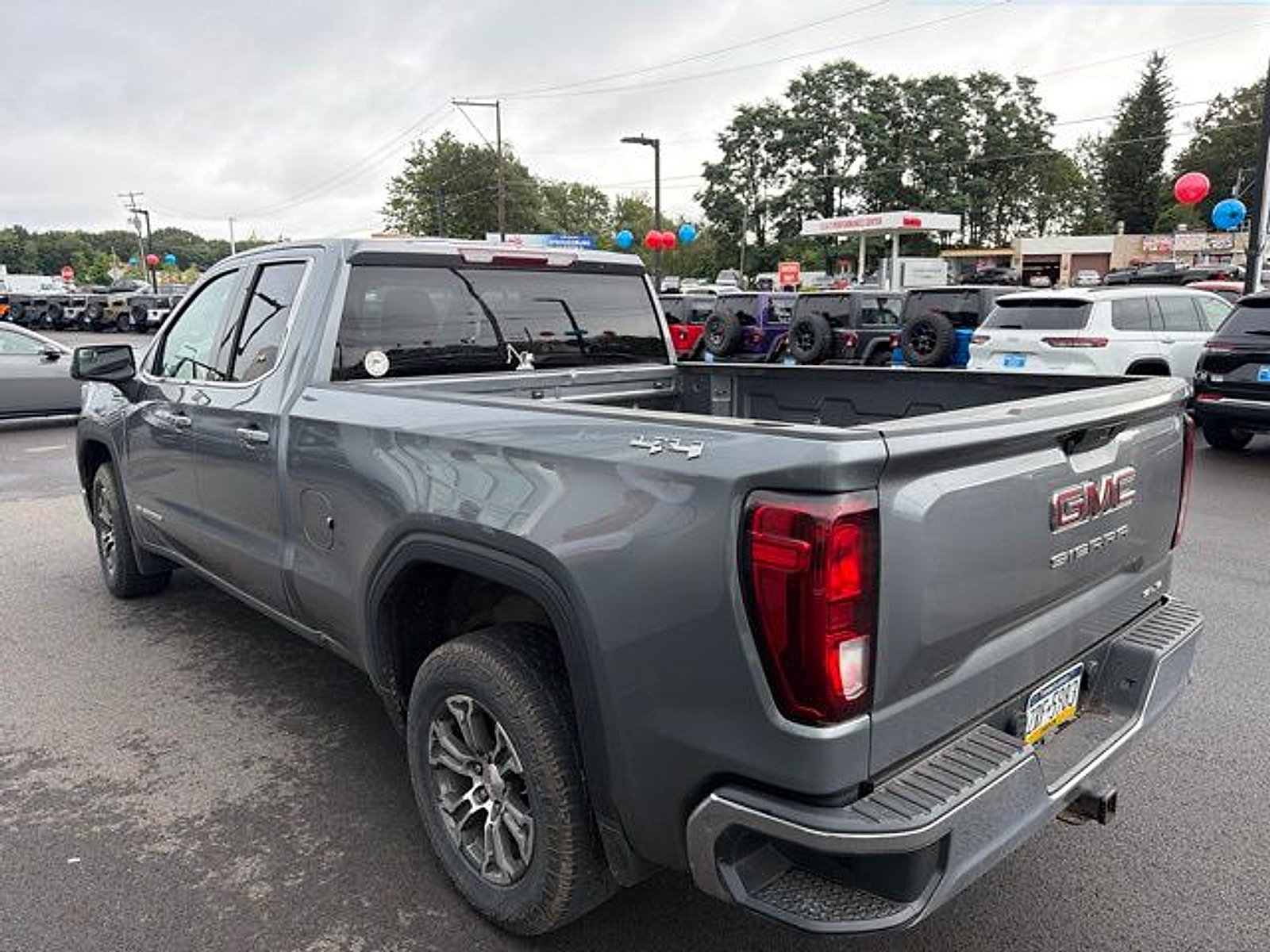 Used 2021 GMC Sierra 1500 SLE AWD/4WD image 8