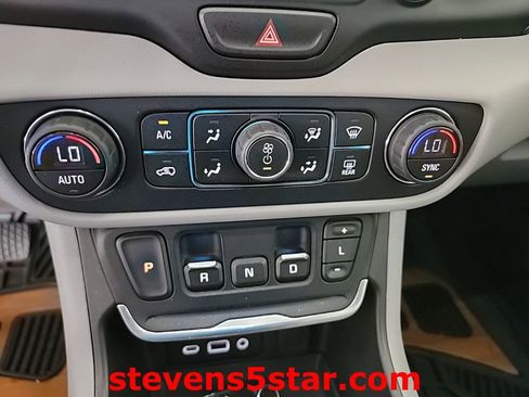 Used 2019 GMC Terrain SLT w/ Preferred Package AWD/4WD image 16