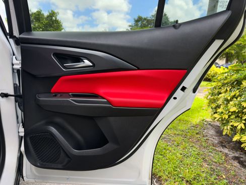 Used 2025 Chevrolet Equinox EV RS FWD image 27