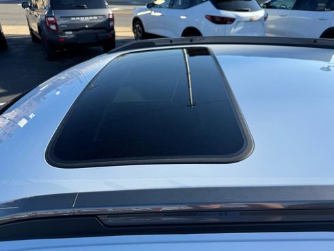 Used 2025 Chevrolet Trax ACTIV w/ Sunroof Package image 11