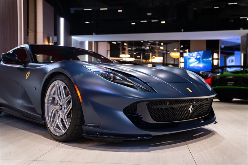 Used 2018 Ferrari 812 Superfast RWD image 7