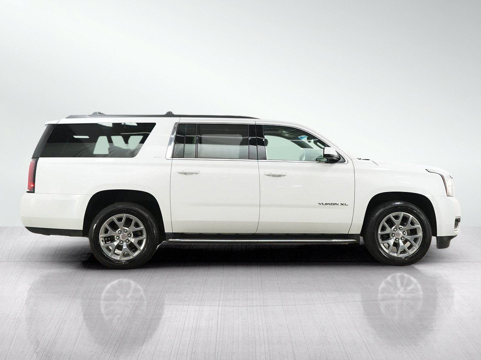 Used 2019 GMC Yukon XL SLT AWD/4WD image 6