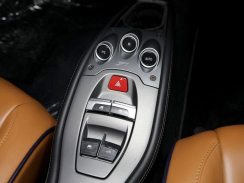 Used 2015 Ferrari 458 Spider RWD image 42