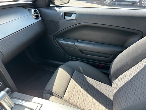 Used 2006 Ford Mustang GT RWD image 30