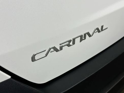 Used 2025 Kia Carnival SX Prestige FWD image 7
