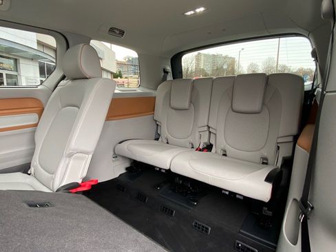 Certified 2025 Volkswagen ID. Buzz 1st Edition image 22