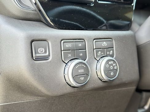 New 2026 GMC Sierra 1500 Elevation image 24