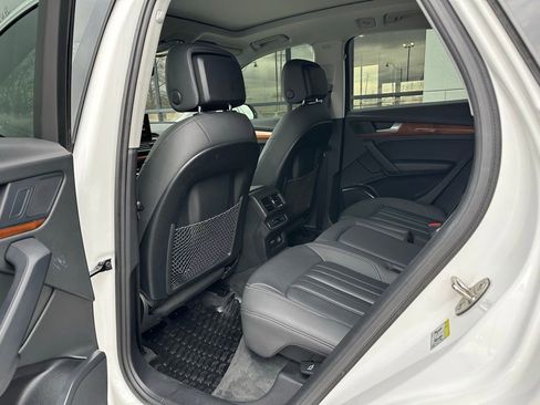 Used 2021 Audi Q5 2.0T Premium w/ Convenience Package image 17