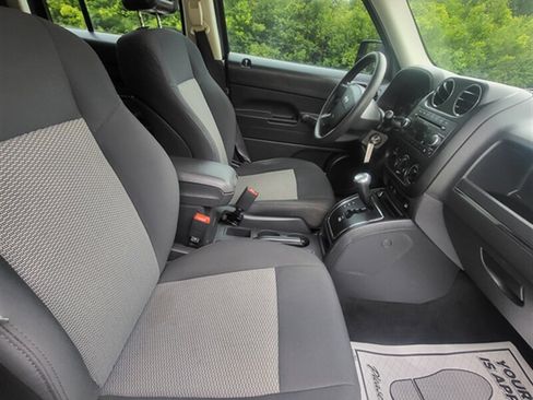 Used 2009 Jeep Patriot Sport FWD image 15