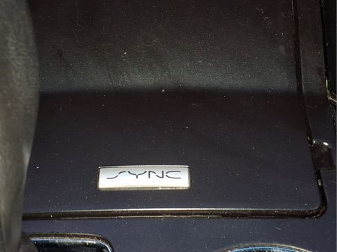 Used 2018 Ford Explorer XLT image 22