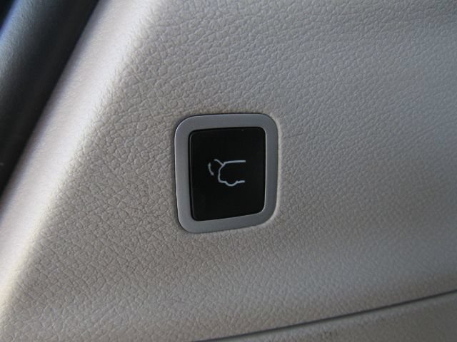 Used 2024 Chrysler Pacifica Touring-L FWD image 27