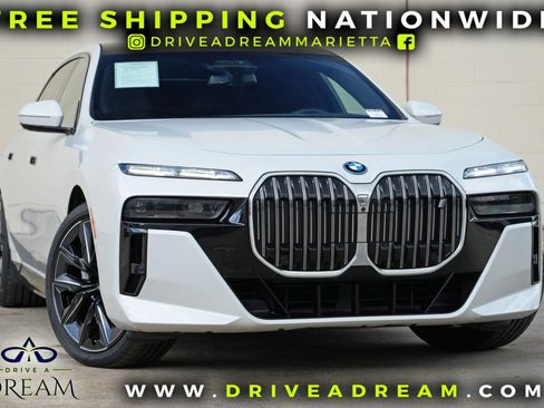 Used 2023 BMW i7 xDrive60 w/ Executive Package 2 AWD/4WD image 2