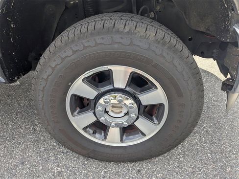 Used 2015 Ford F250 Lariat w/ Lariat Interior Package image 11