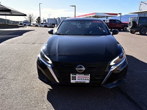 Used 2024 Nissan Altima 2.5 SV w/ SV Premium Package image 2