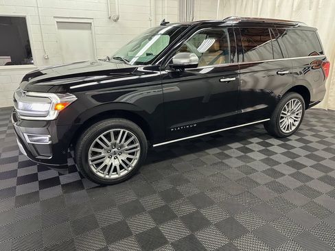 Used 2022 Ford Expedition Platinum AWD/4WD image 5