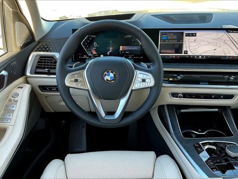 Used 2026 BMW X7 xDrive40i image 5