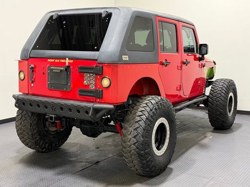 Used 2015 Jeep Wrangler Unlimited Rubicon w/ Connectivity Group AWD/4WD image 5