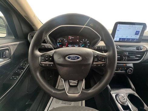 Used 2020 Ford Escape SE image 13