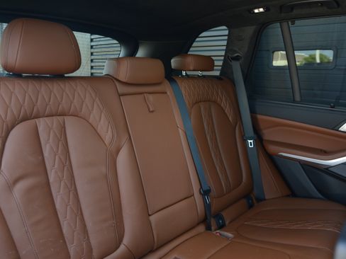 Used 2022 BMW X5 M50i w/ Executive Package AWD/4WD image 35