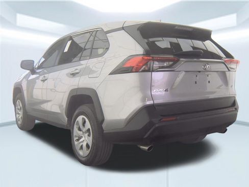 Used 2024 Toyota RAV4 LE FWD image 4