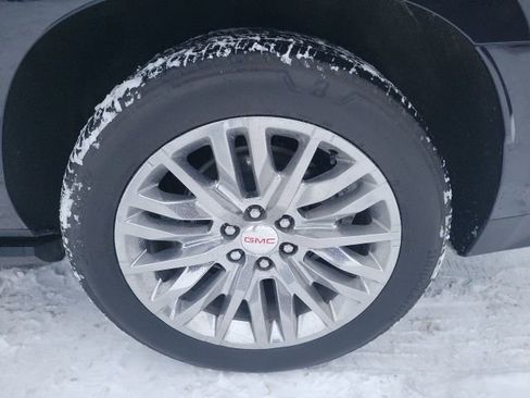 Used 2023 GMC Yukon XL Denali image 16