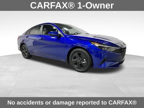 Used 2023 Hyundai Elantra SEL FWD image 3