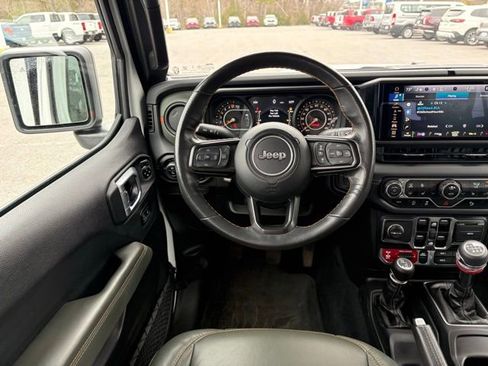 Used 2024 Jeep Gladiator Mojave image 13