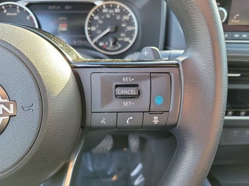 Used 2023 Nissan Rogue SV image 22