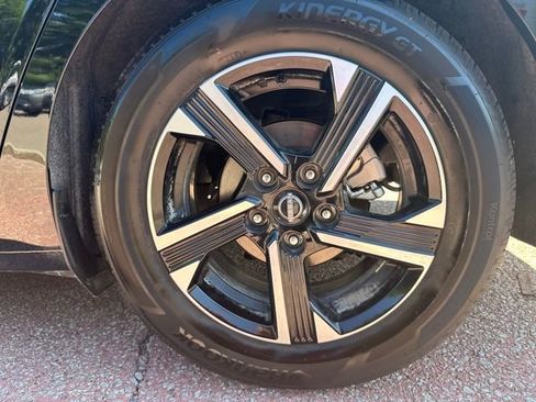 Used 2025 Nissan Sentra SV w/ Trunk Package image 27