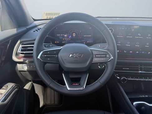 New 2026 Chevrolet Traverse Z71 w/ Driver Confidence Package AWD/4WD image 12