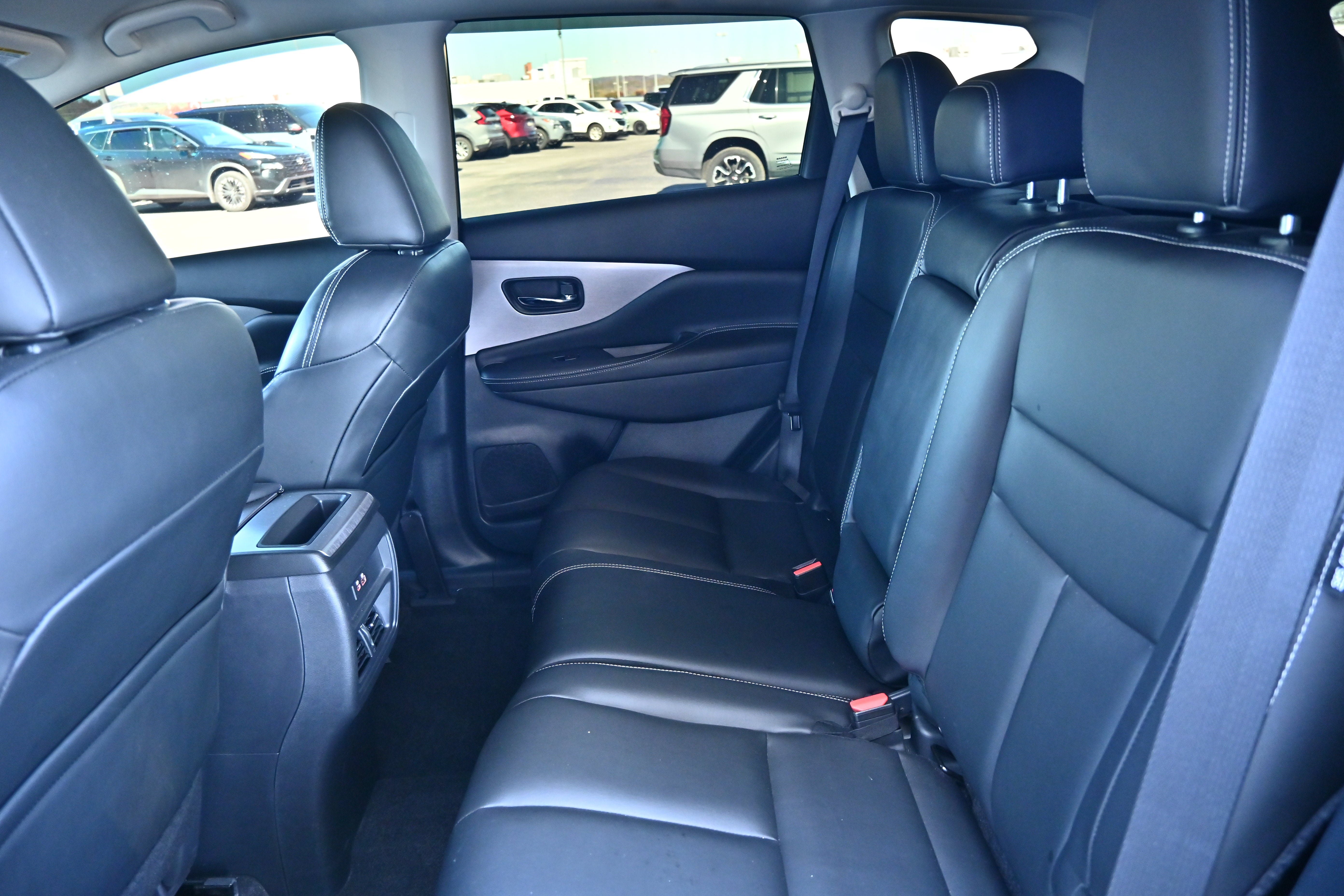 Certified 2024 Nissan Murano SV w/ SV Midnight Edition Package AWD/4WD image 16