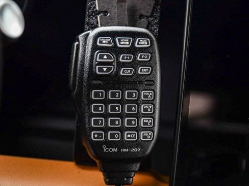 Used 2024 Land Rover Defender 90 V8 image 30