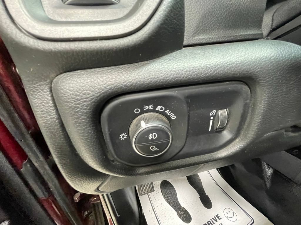 Used 2022 RAM 3500 Tradesman w/ Chrome Appearance Group AWD/4WD image 12