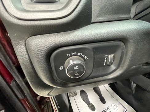 Used 2022 RAM 3500 Tradesman w/ Chrome Appearance Group AWD/4WD image 12