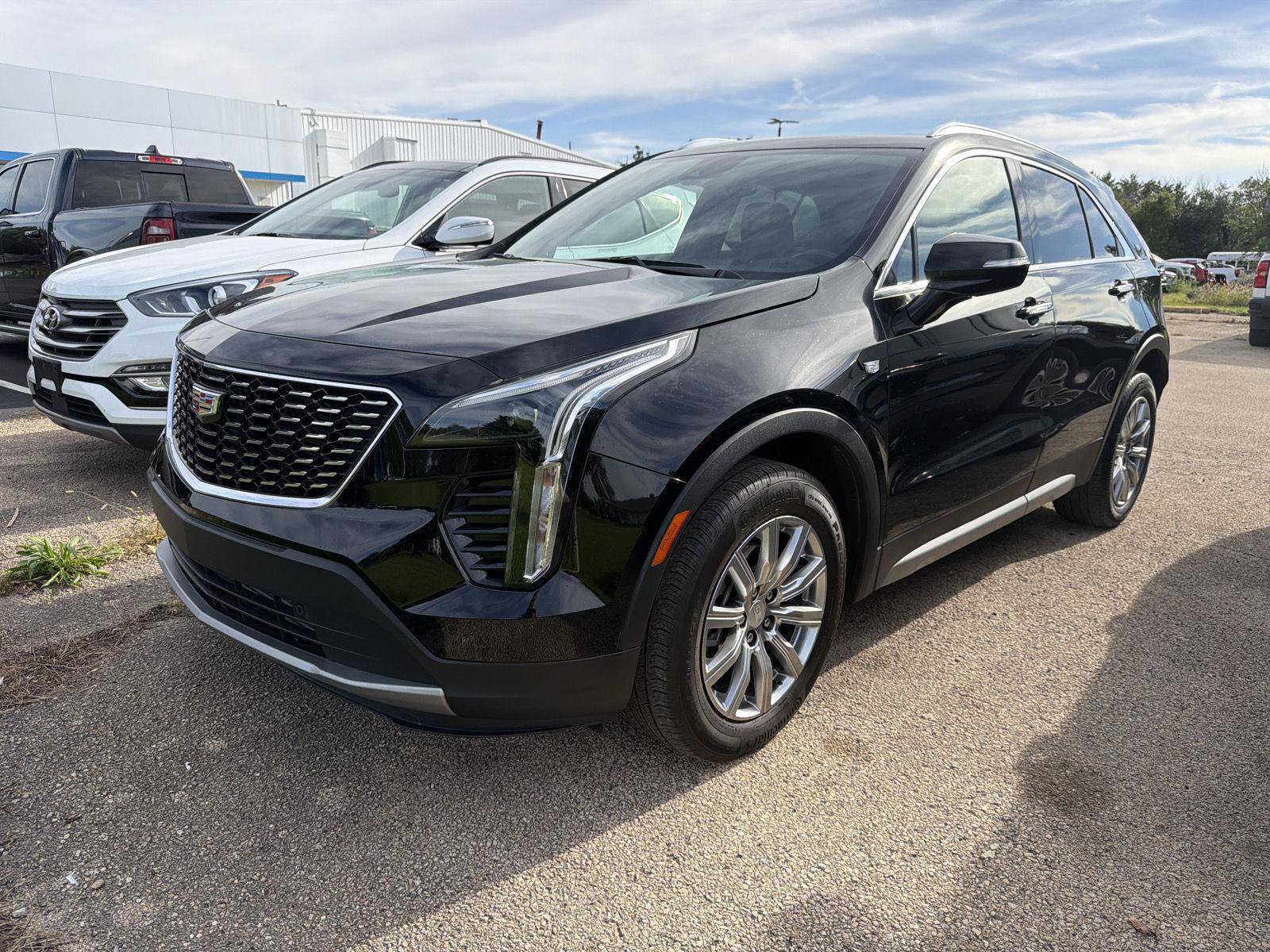 Used 2021 Cadillac XT4 Premium Luxury AWD/4WD image 1