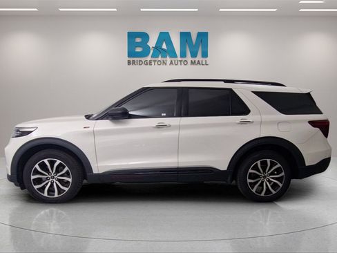 Used 2022 Ford Explorer ST-Line w/ Class IV Trailer Tow Package image 4