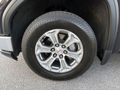 Used 2025 GMC Sierra 1500 SLT image 12