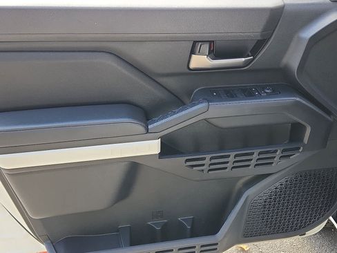 Used 2024 Toyota Tacoma TRD Off-Road image 13