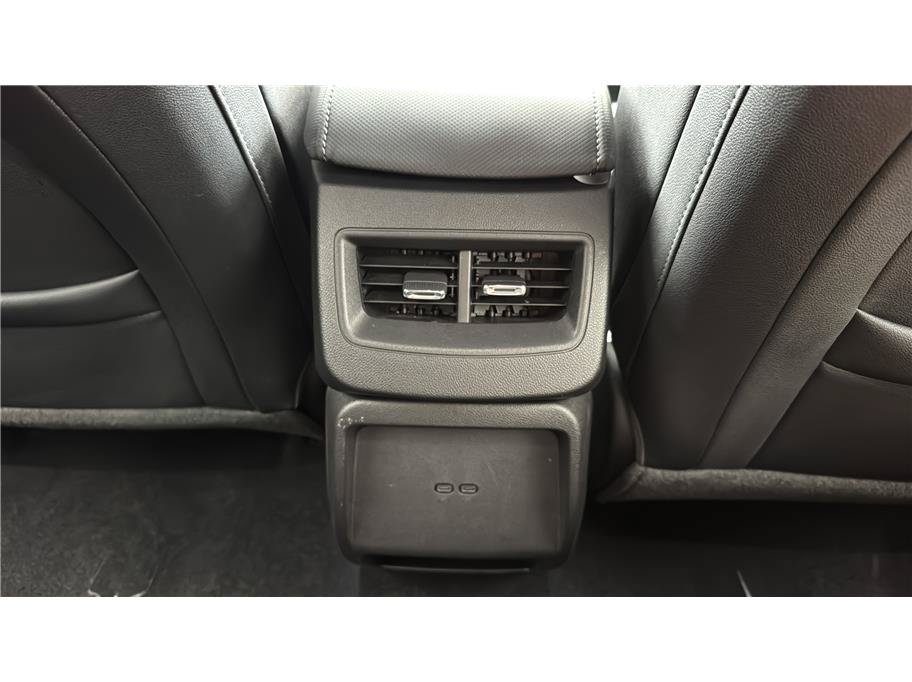 Used 2024 Chevrolet Equinox EV LT FWD image 18