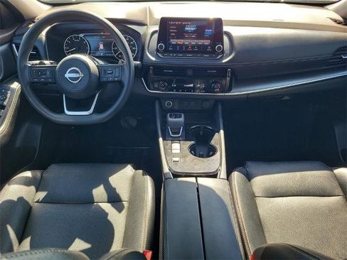 Certified 2022 Nissan Rogue SV image 18