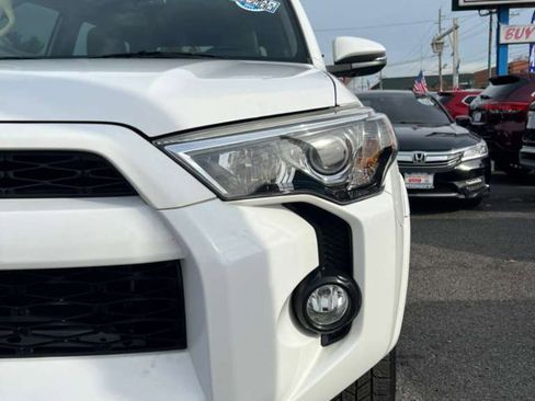 Used 2016 Toyota 4Runner SR5 Premium image 4