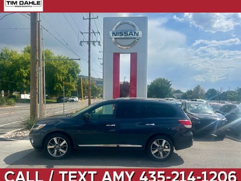 Used 2015 Nissan Pathfinder Platinum FWD image 1
