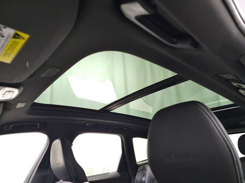 Used 2019 Volvo XC60 T6 R-Design w/ Protection Package Premier AWD/4WD image 17