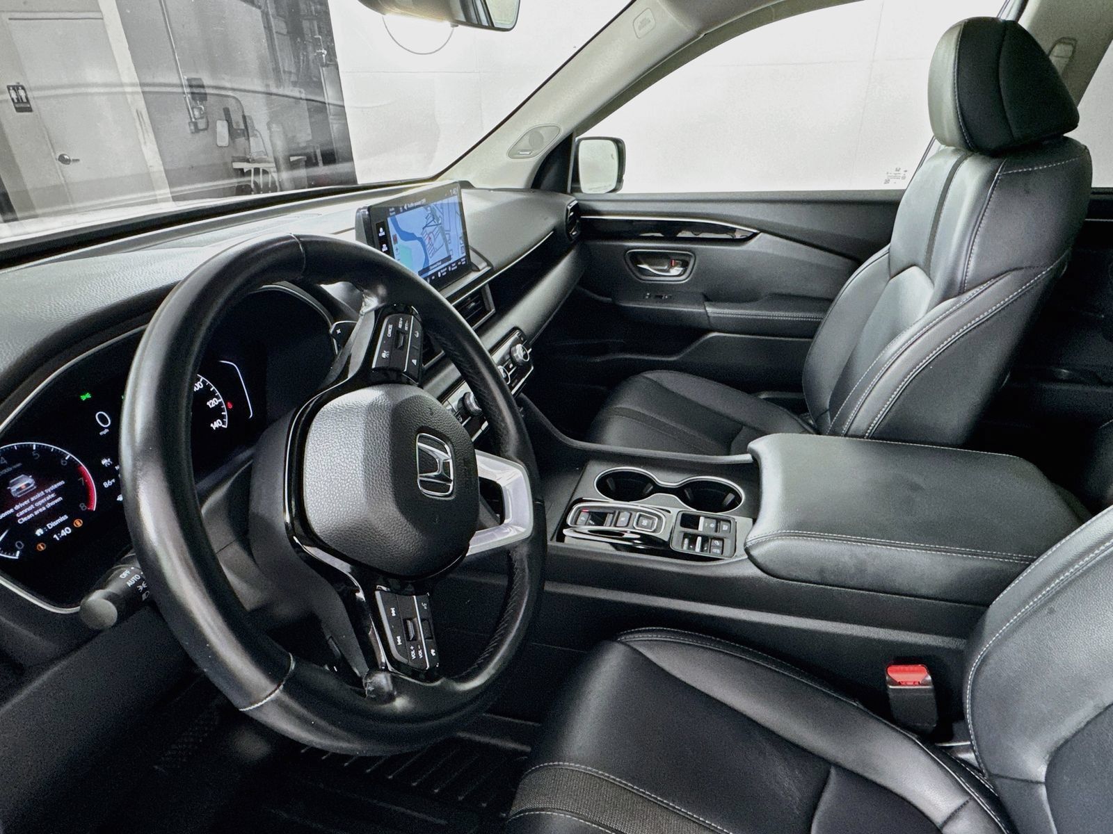 Used 2025 Honda Pilot Touring image 9